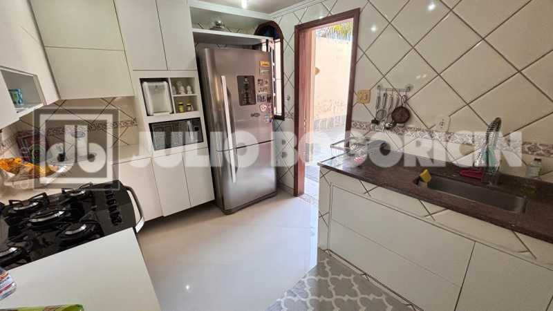 eeaa7204-29eb-4b93-9023-46a268 - 16