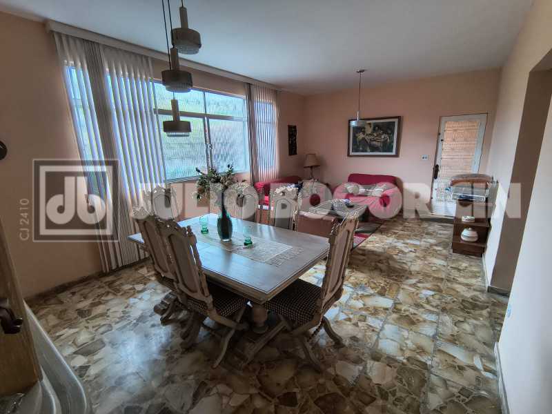 2tauacasajuliobogoricinjbi6171 - 2