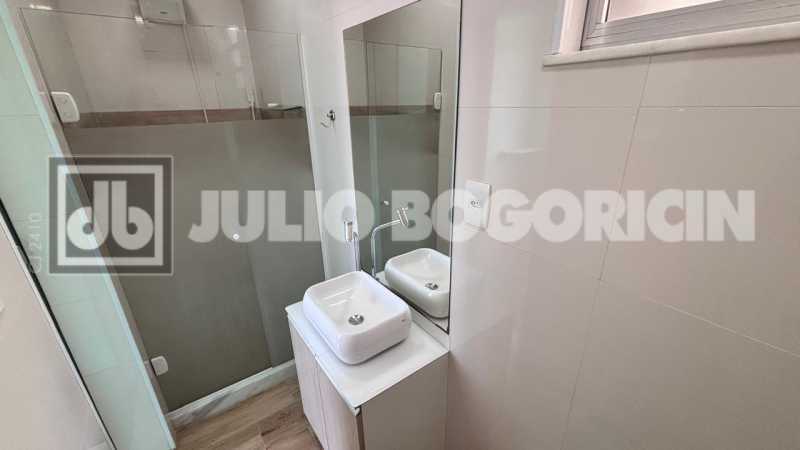 8d243860-887e-48e3-a4b1-9b63dd - 17