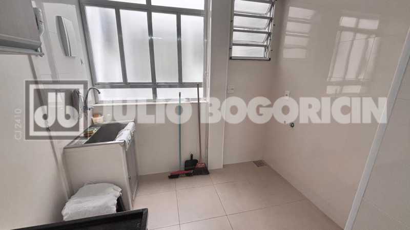 b8143318-95bf-4e44-9bf5-0e67d0 - 24