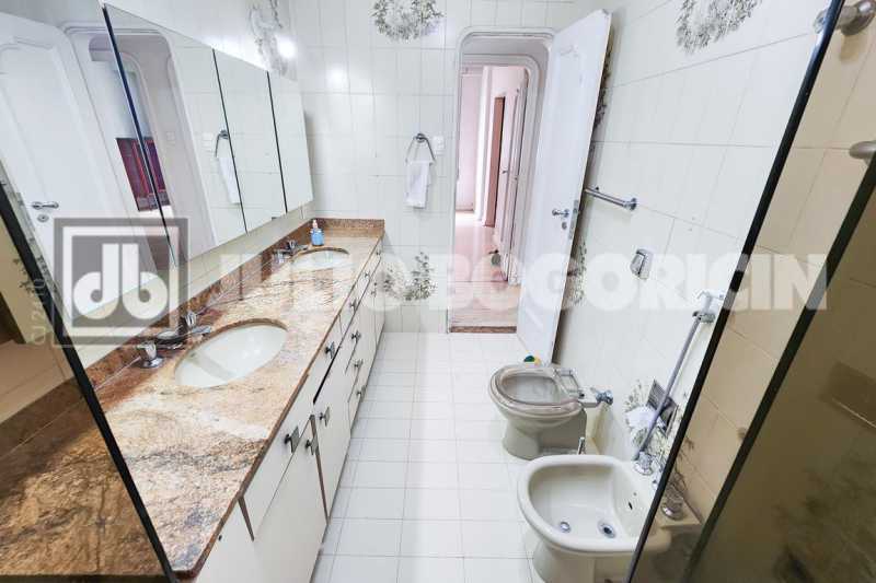 bb19b0ec-312a-462a-873b-0bff6e - 30