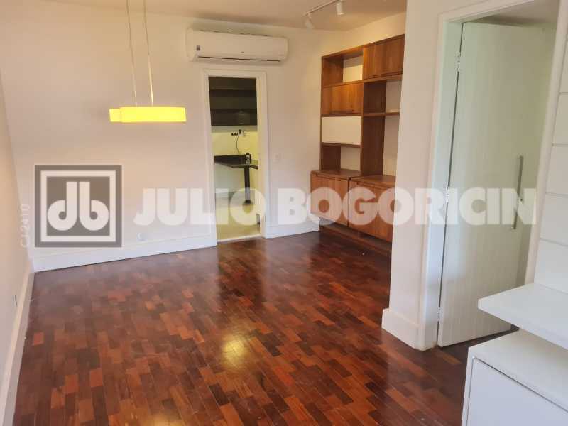 WhatsApp Image 2025-11-17 at 1 - 9