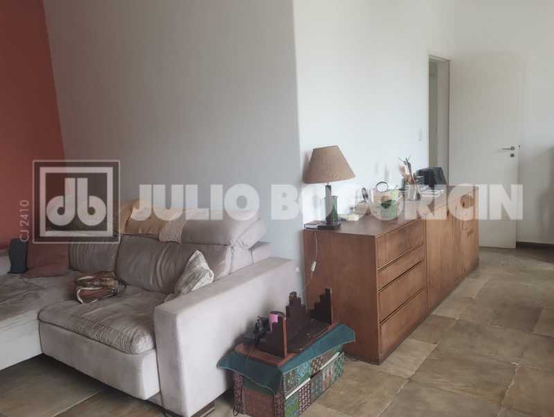 WhatsApp Image 2025-11-17 at 1 - 4