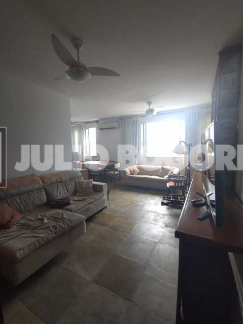 WhatsApp Image 2025-11-17 at 1 - 32