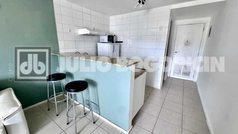 e0168ca0-a3d8-4b2a-9dd9-f2f7db - 5