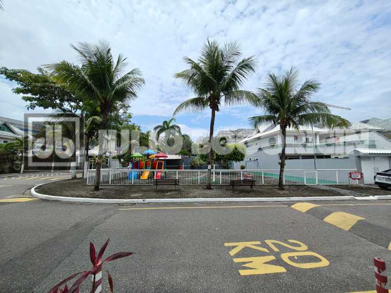 1d77289c-2da9-4df6-85b6-86fd42 - 6