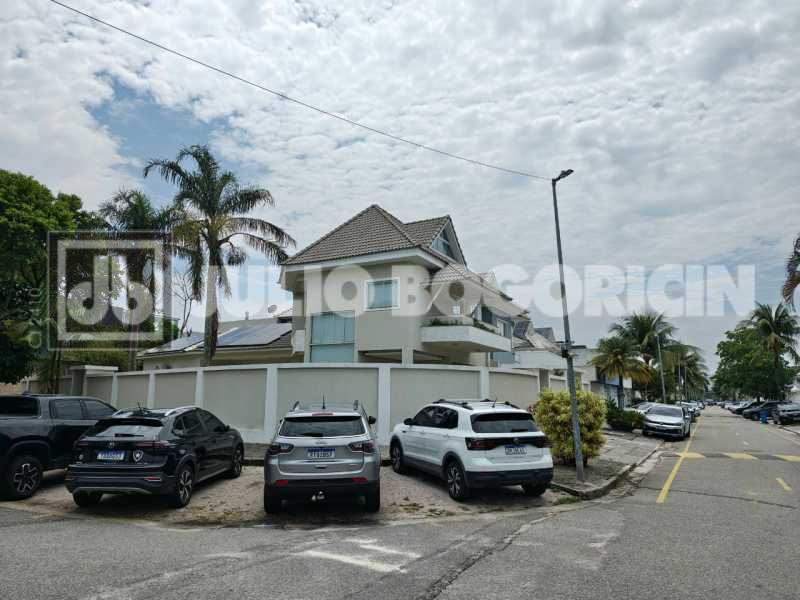 5e079e36-4e20-4d1a-bc87-b8decf - 8