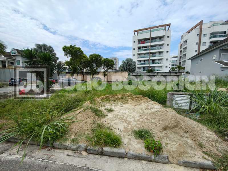 50eaa865-ec67-41b0-b04f-9f0b8a - 1