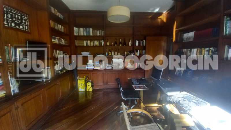 WhatsApp Image 2025-11-19 at 1 - 7