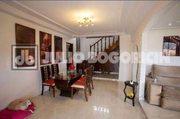 Imperdível - Taquara - Jacarepaguá - Residencial - Casa duplex - Condomínio Gramado - 5 quartos; 4 suítes - Piscina - ótima localização! - JBJ601946