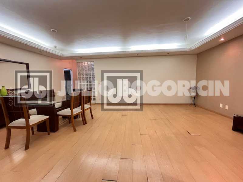 18019_G1700147497 - 6