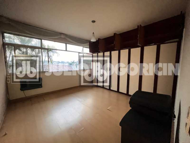 18019_G1700147514 - 11