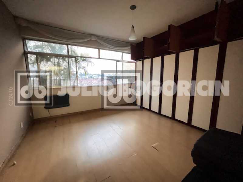 18019_G1700147517 - 12