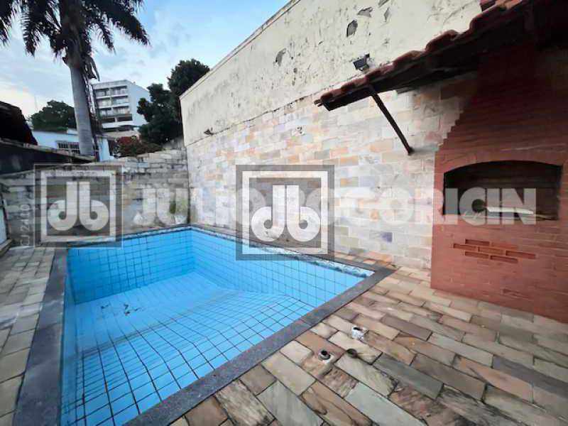 18019_G1700147540 1 - 19