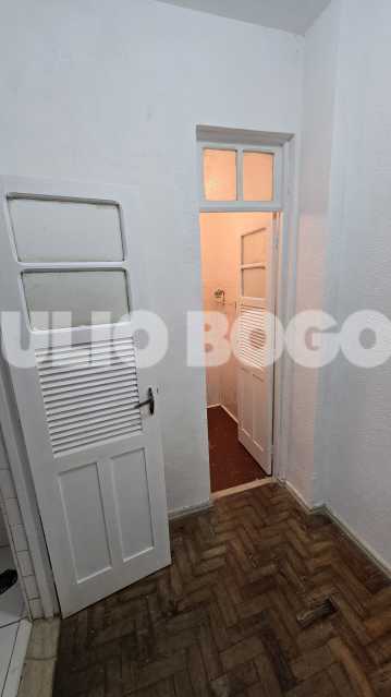 01 37. - 37