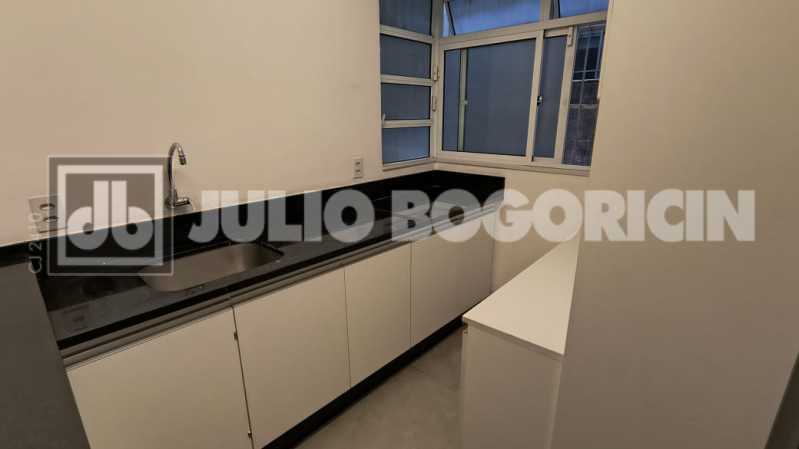 22 Leblon 180 M2 3 Quartos 2 V - 22