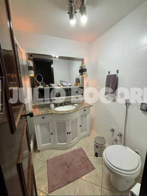 e1b794c4-2b1c-4175-9aa7-6d382d - 8