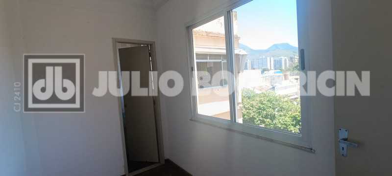 27 DEPENDENCIA. - 27