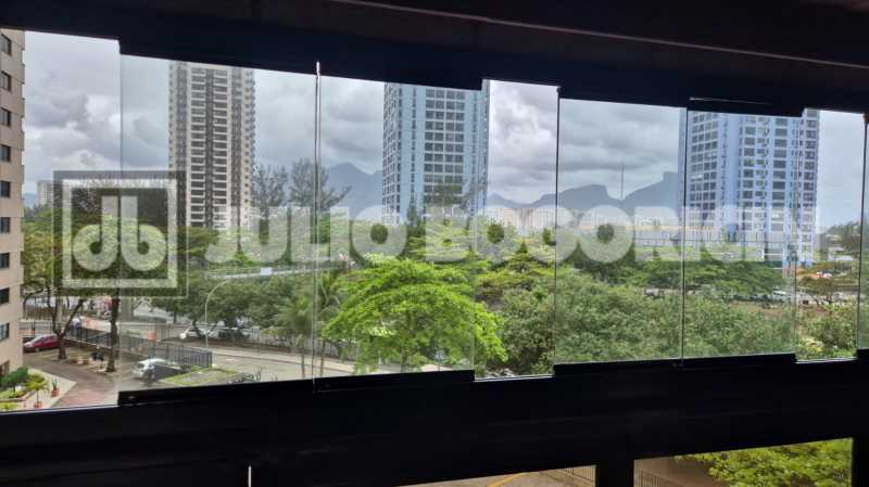 2154158d-ac01-4ce2-9393-4d70a7 - 4