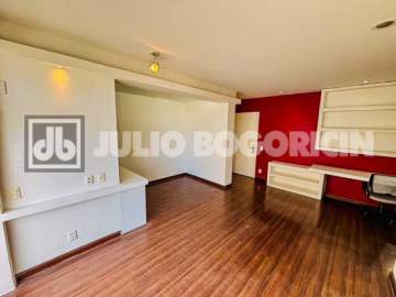 Ótima localização - Rua Humaita, 2 quartos sendo 1 suíte, varanda, 1 vaga na escritura, predio com total infraestrutura completa, Vazio, Oportunidade!!! - JBF29453