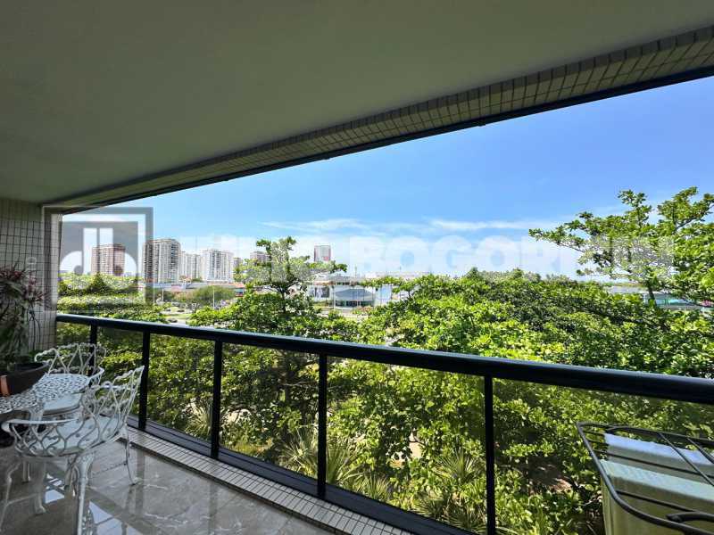 8f830eb3-2311-4ee1-8830-64e88b - 3