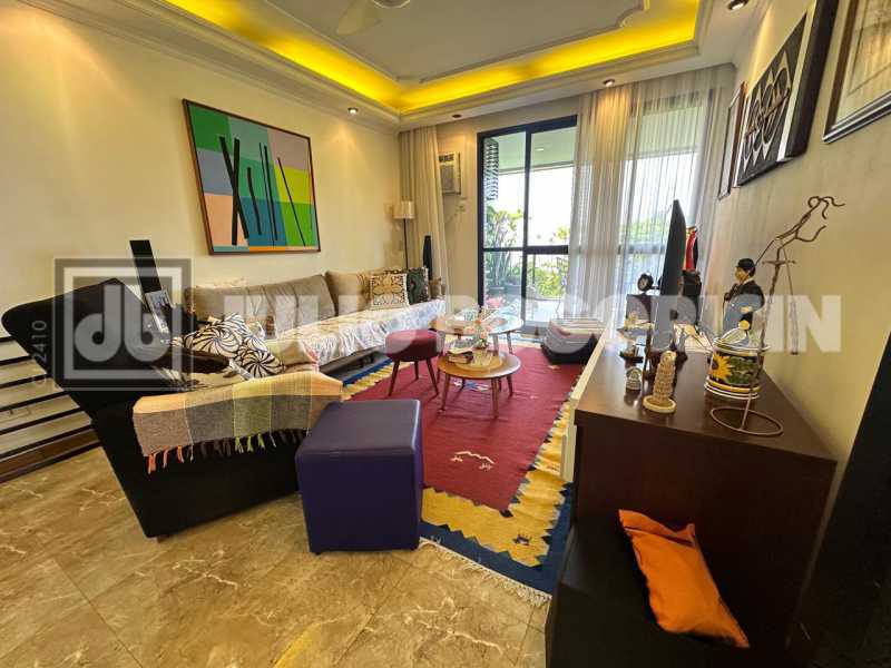 d878b016-cd9f-48e5-afa9-a6b4de - 7