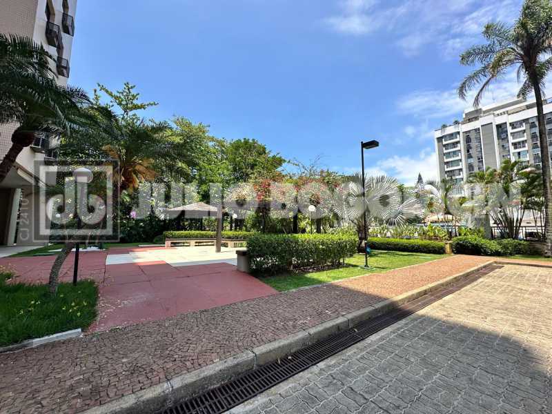 a5450e39-f48c-40e5-84d3-7e33d1 - 24