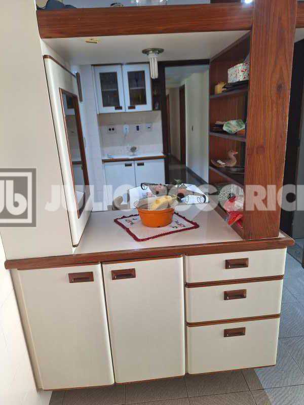 Conheça Cozinha_3 do imóvel - Freguesia Alto Padrão 4 quartos 2 suítes 1 escritório dependencia completa 3 varandas 3 vagas de garagem.239 m2.Vale a visita! - JBJ40399 - 35 Cozinha_3 - 35