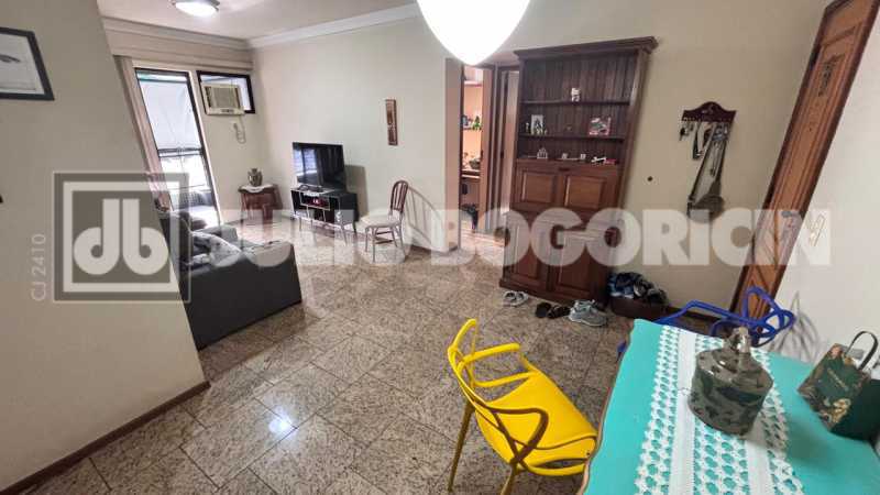 2bd4b430-85fb-4150-8ace-8fab3d - 2