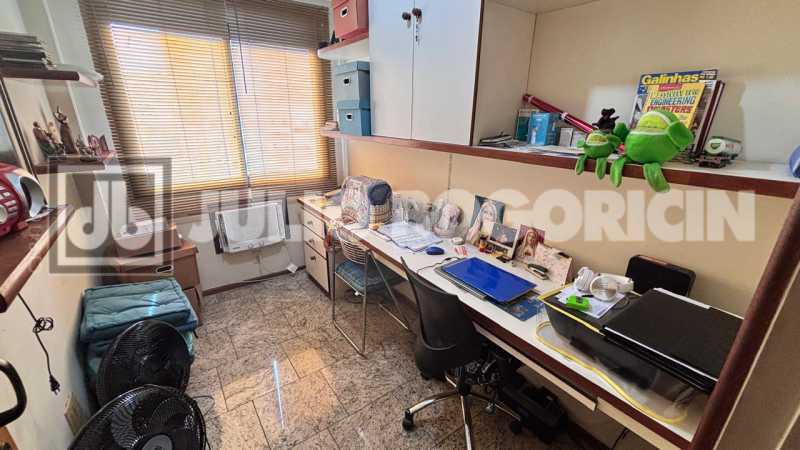 a1b22ae5-f0ee-4b5b-aadf-74649a - 22