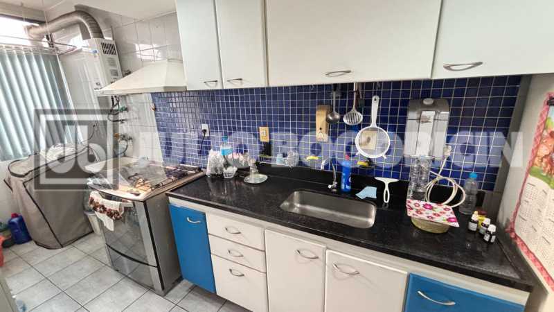 b3e88f95-8404-4014-b916-7caecf - 25