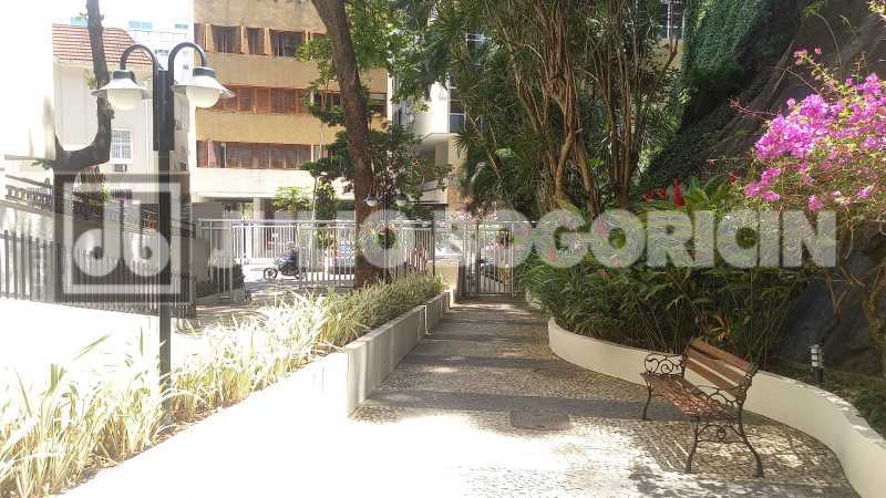 WhatsApp Image 2025-12-05 at 1 - 6