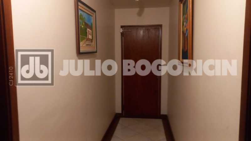 WhatsApp Image 2025-12-05 at 1 - 7