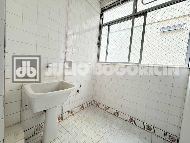 Área de Serviço - 35