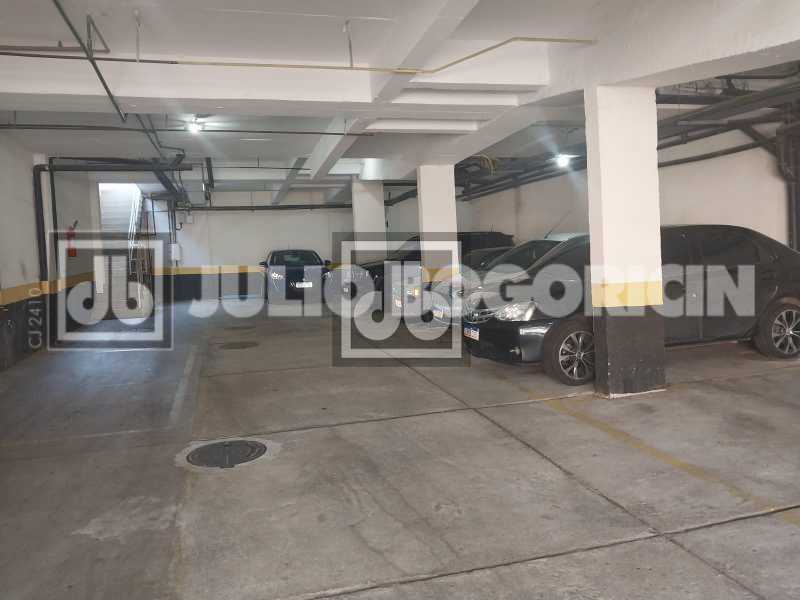 17429_G1694538777 - 22