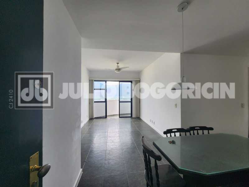 70b91ddf-b801-418a-b0b4-9d951e - 12