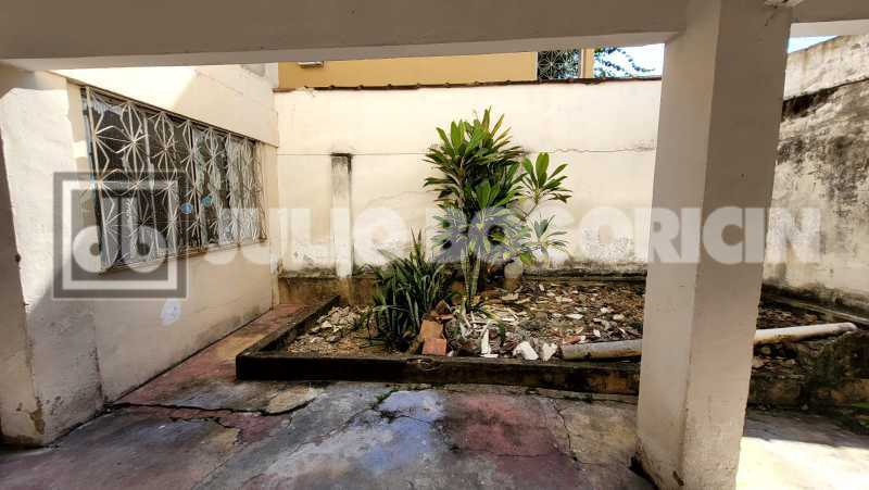 6dd3c7d7-a4d6-4637-ab6f-52c07a - 9