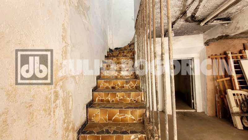 d7dc2ee2-2bf7-4db7-bfb2-8b2aba - 28