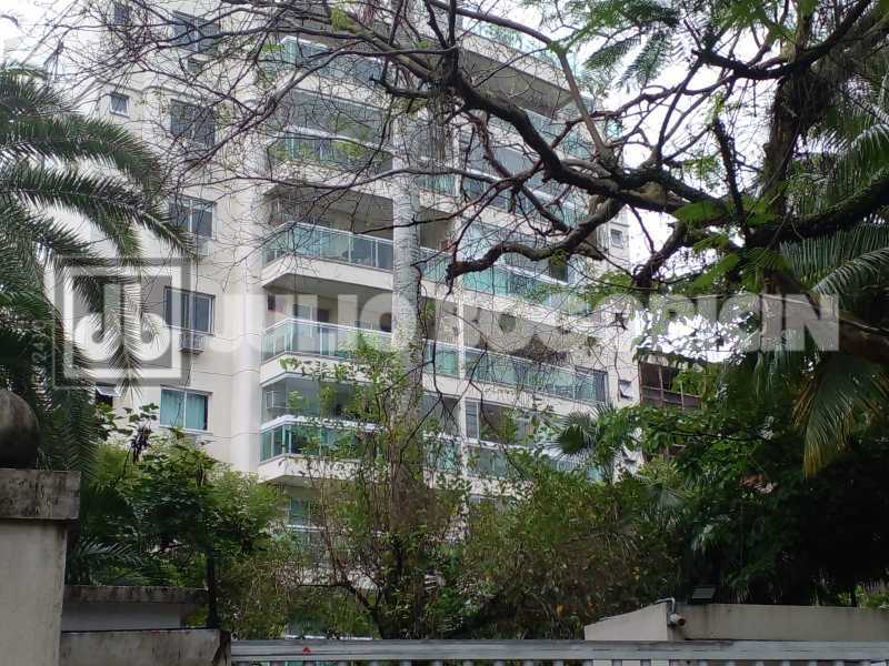 WhatsApp Image 2025-12-18 at 1 - 37