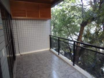 Exclusividade - À 300m da Praça Saens Pena e Metrô, indevassado, desocupado, 2 vagas escrituradas, varandão, 3 quartos (1 suíte), armários planejados, dependências empregada completa. - JBT305353