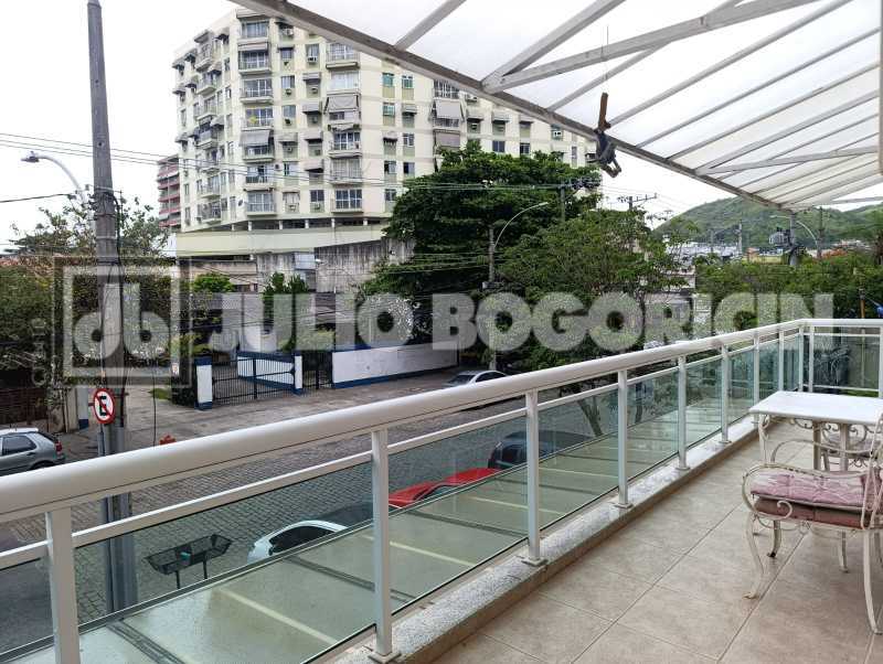 23 ACESSO VARANDA SUITE. - 23