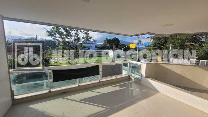 82709889-e663-4f4c-87b8-892db1 - 1