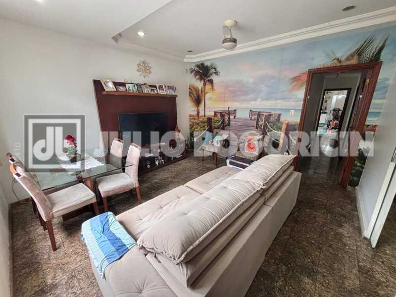 cf4e9ab9-b203-429c-a691-56102b - 1