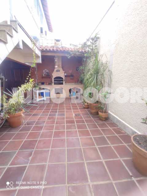 Conheça BOU 23. do imóvel - Pechincha - Jacarepaguá - Casa Residencial Duplex - 190 m² - Condomínio Fechado - 4 quartos; 1 suíte - Ótima Localização! - JBJ601972 - 23 BOU 23. - 23