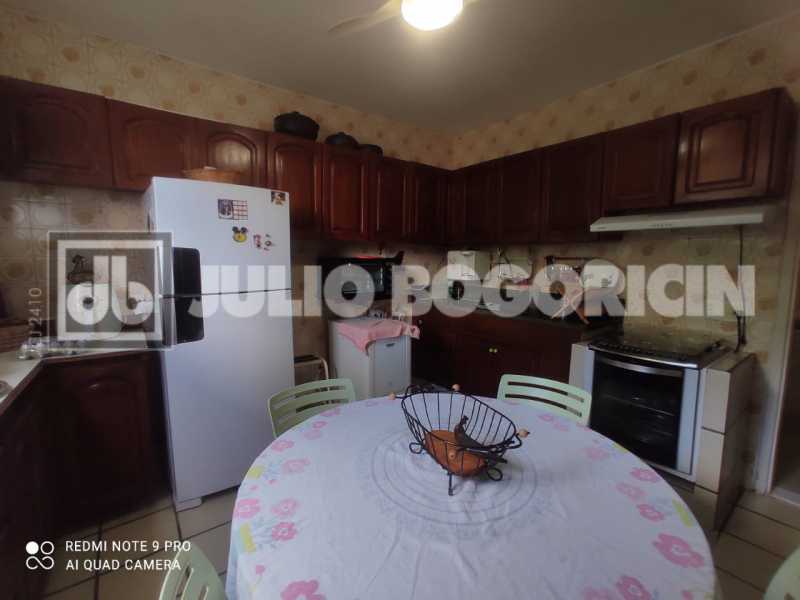 Conheça BOU 12. do imóvel - Pechincha - Jacarepaguá - Casa Residencial Duplex - 190 m² - Condomínio Fechado - 4 quartos; 1 suíte - Ótima Localização! - JBJ601972 - 9 BOU 12. - 9