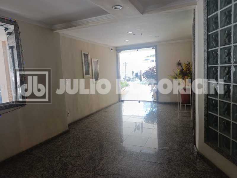 23 HALL ELEVADOR. - 23