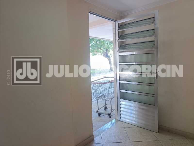 24 ENTRADA SERVIÇO. - 24