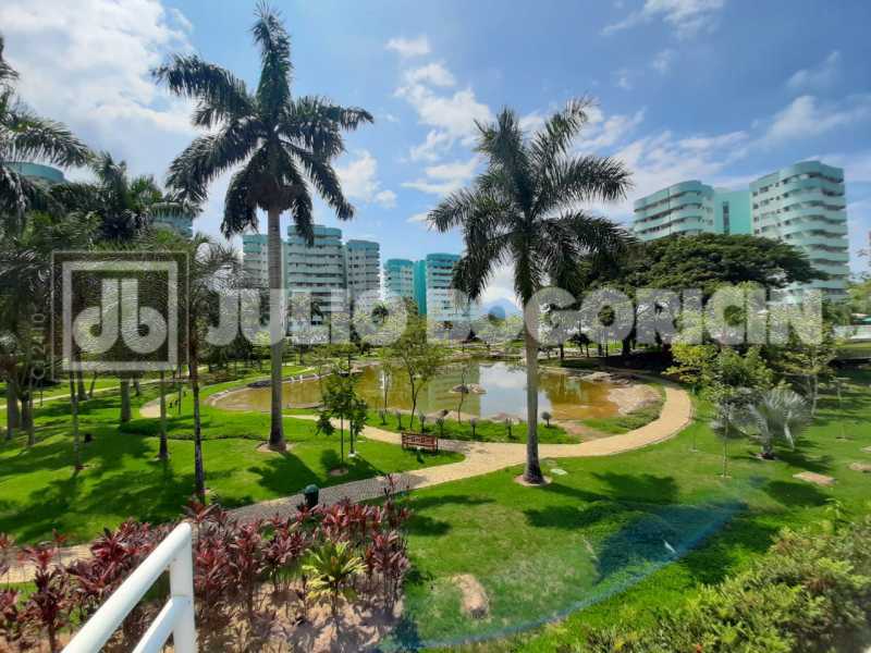 4d631c8b-8fdc-4af3-b6b3-e7e638 - 31