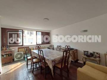 Ótima localização - Excelente local , rua Honório de Barros ,prédio clássico , apto em andar alto , com vista agradável , salão em 03 ambientes 04qtos 01suite cozinha ampla área e dependências completas , vaga na escritura - JBF42181