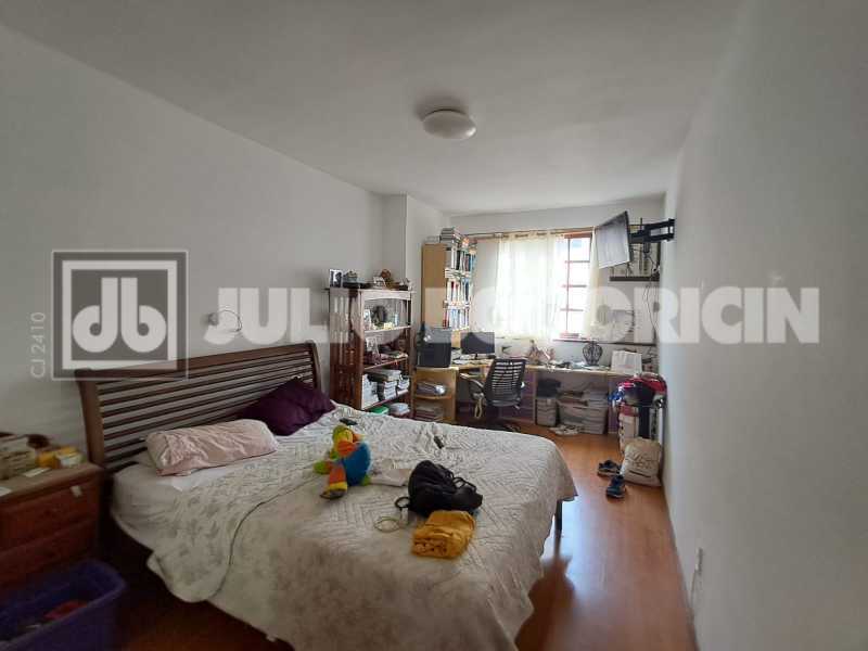 aeab05f2-5449-4967-a48e-f69d70 - 18